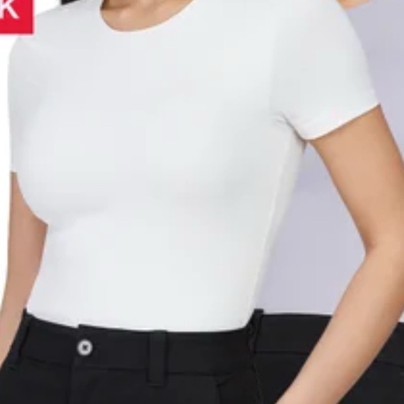 NWOT frank. By Frank and Oak Women’s Smoothing Contour T-shirt Medium Fitted - Picture 2 of 6